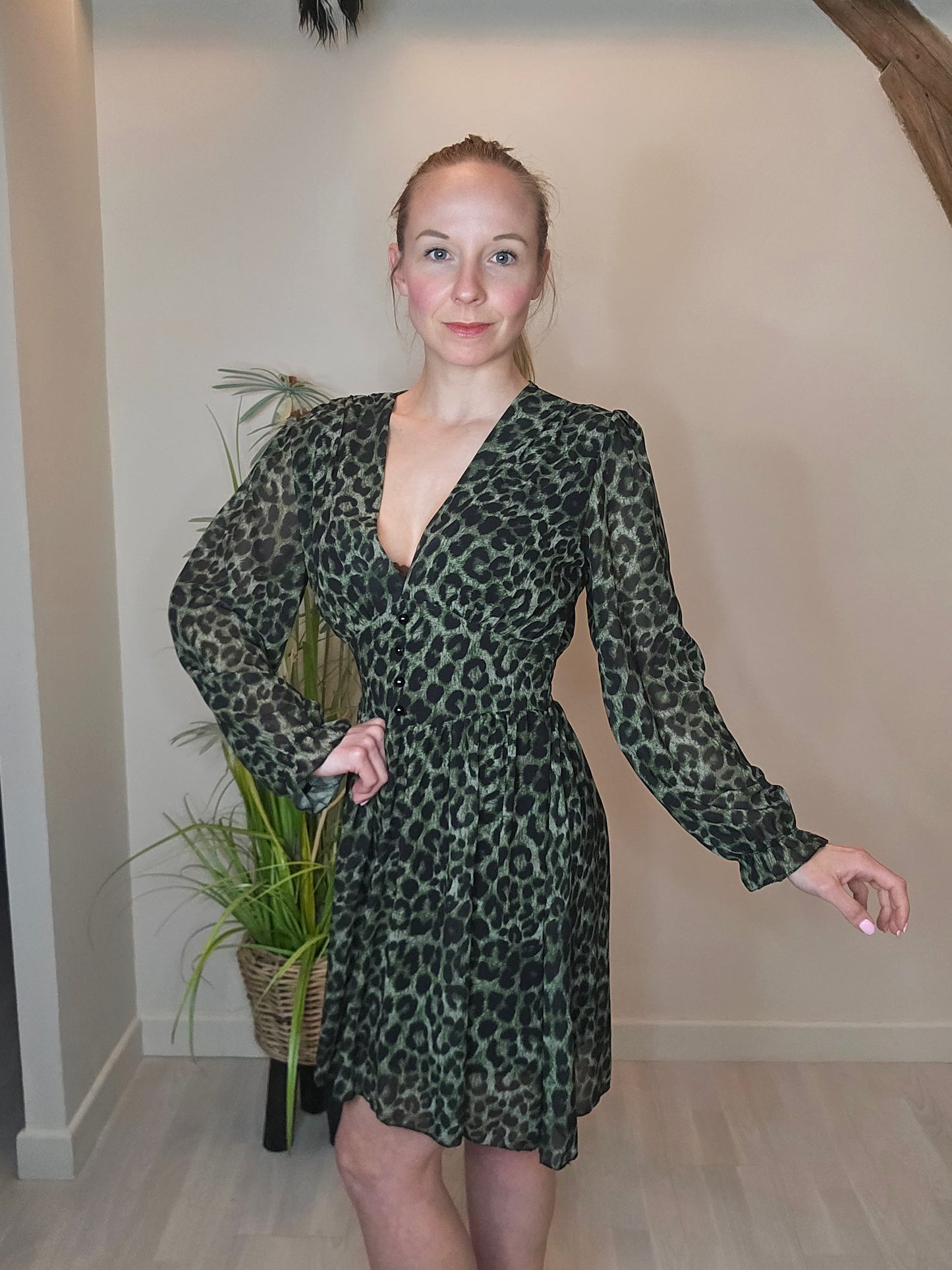 Robe Leo