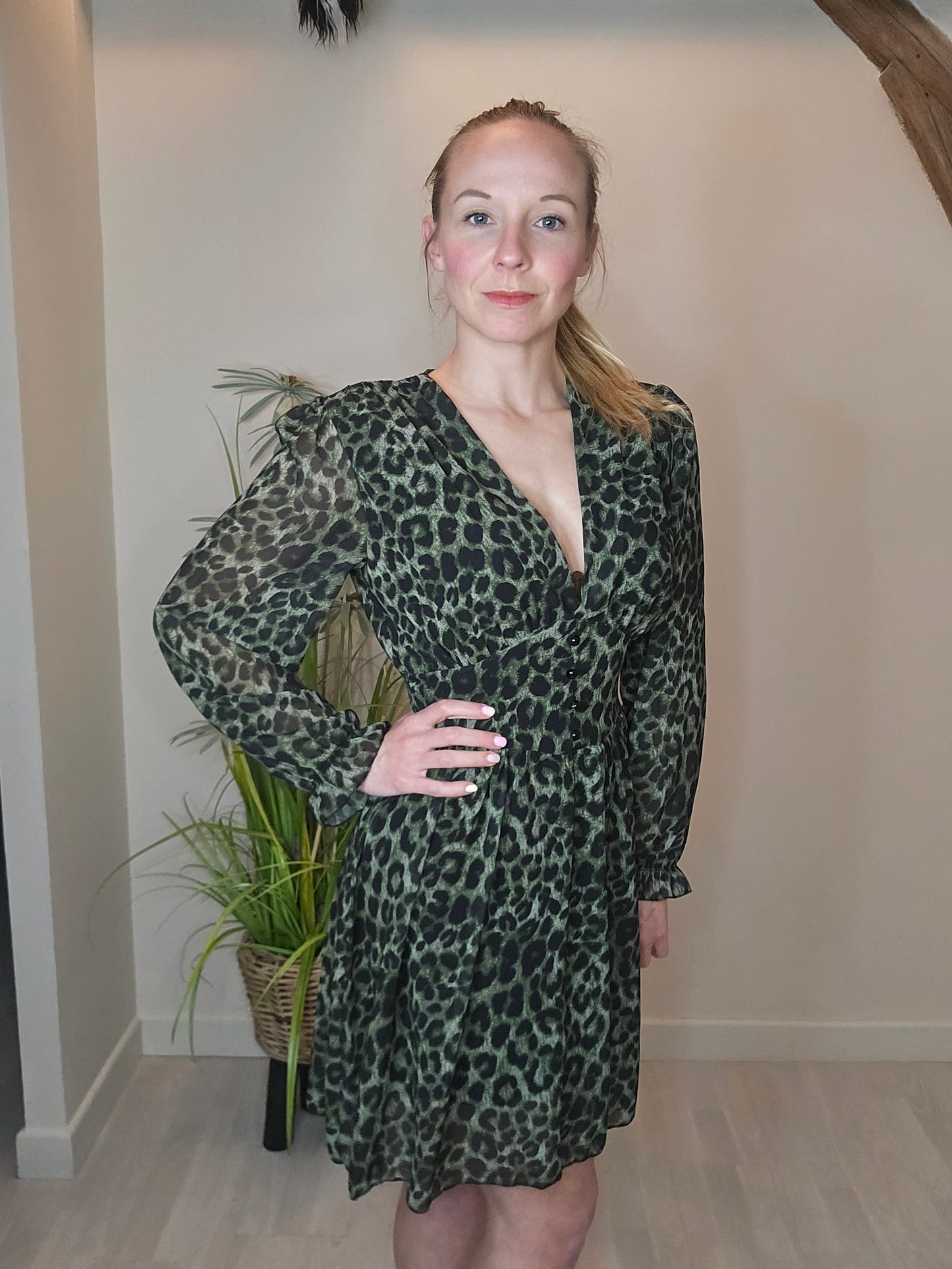 Robe Leo